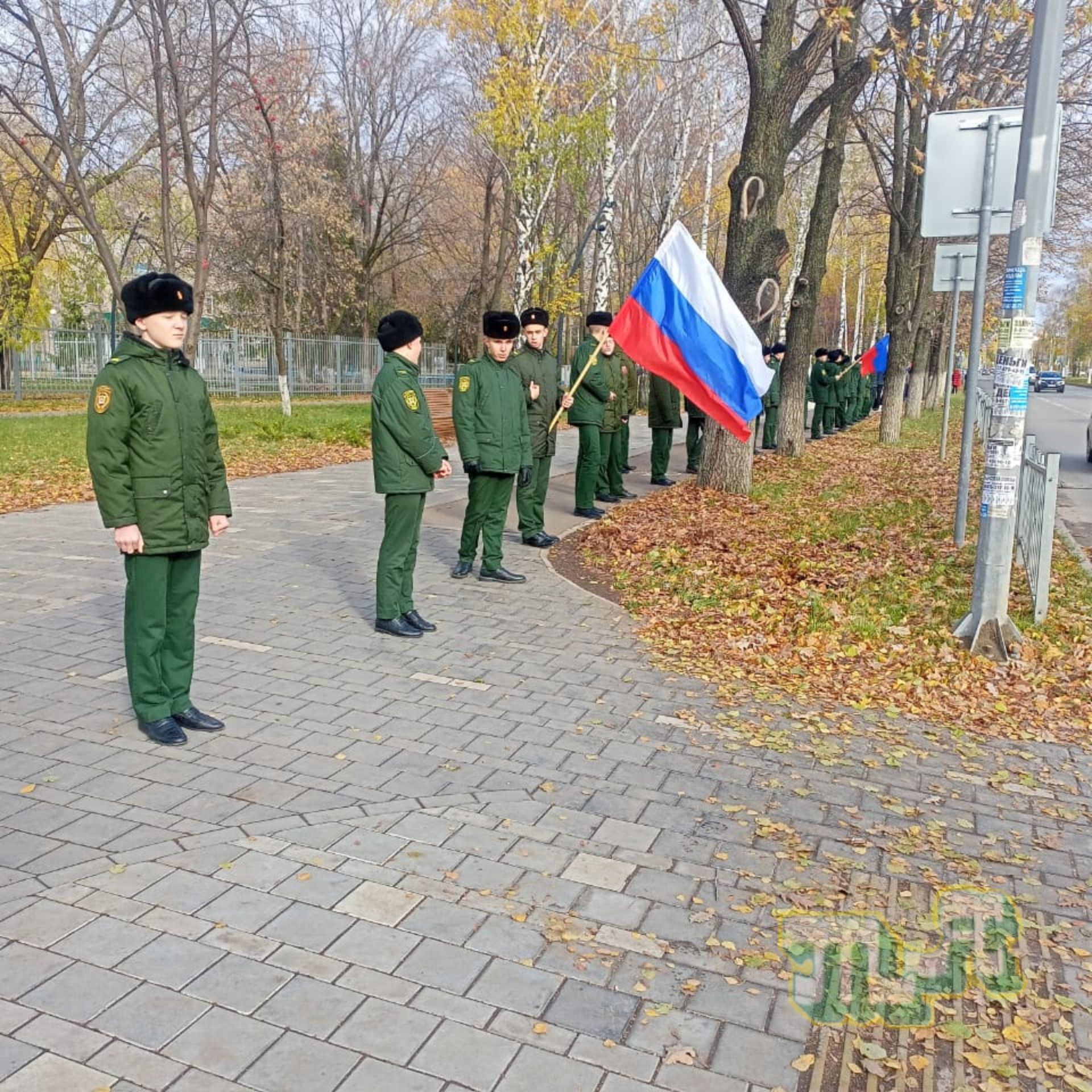 Түбән Кама халкы өлешчә мобилизациягә чакырылган резервтагы хәрбиләрнең бишенче төркемен озатты