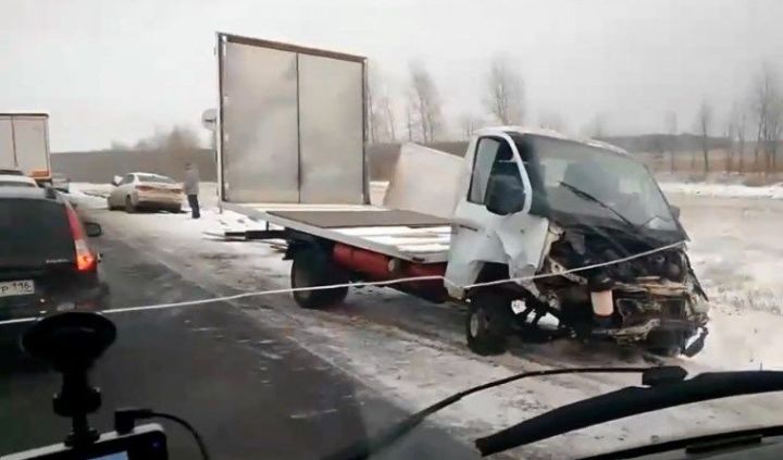 Ачы авылы янында “Газель” һәм “КИА” автомобильләре катнашында авария булган.