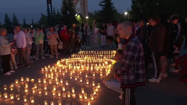 «Хәтер шәме» акциясендә йөзләгән түбәнкамалы катнашты