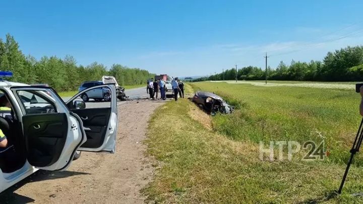 Юл-транспорт һәлакәтенә очраган гаиләнең диңгез буена ял итәргә баруы булган