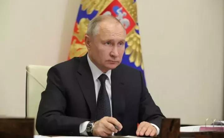 Путин Түбән Камада яшәүче ике кешегә «РФның атказанган химигы» исемен бирде